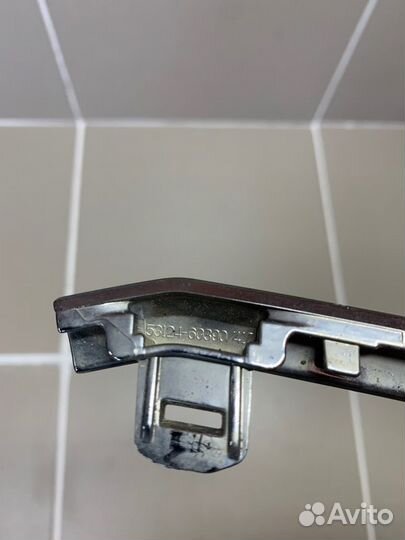 Накладка решетки радиатора Toyota Land Cruiser