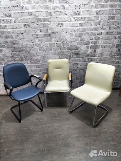 Компьютерные офисные кресла на колесах б/у и новые