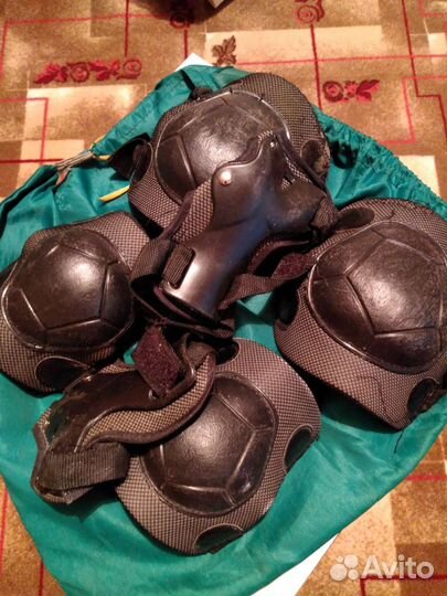 Роликовые коньки