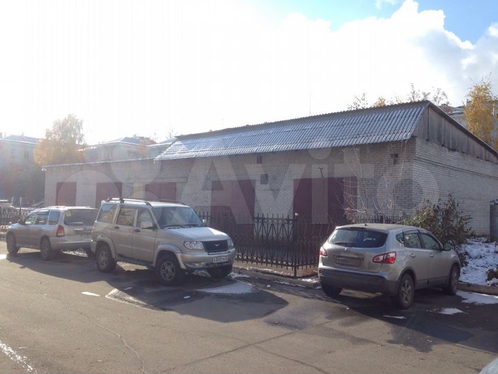 Гараж, > 30 м²