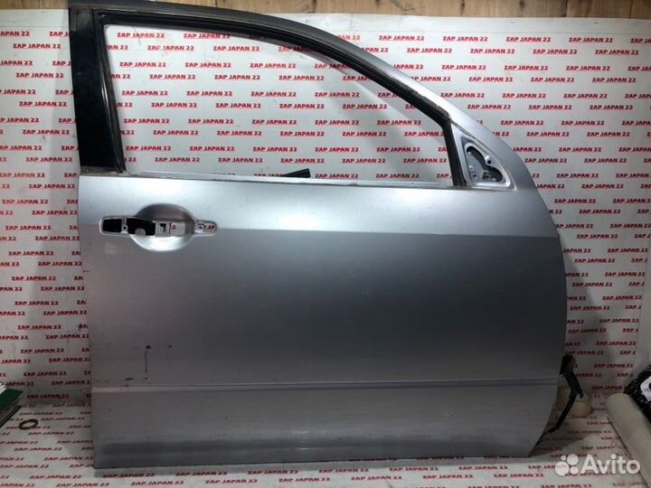 Дверь передняя правая Mitsubishi Airtrek CU4W 4G64