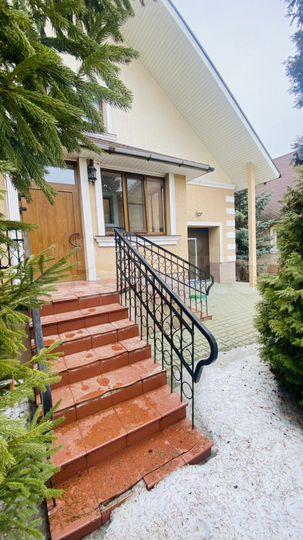 Коттедж 450 м² на участке 15 сот.