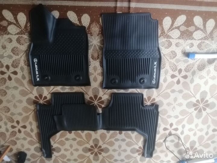 Комплект резиновых ковриков Lexus LX600 VIP