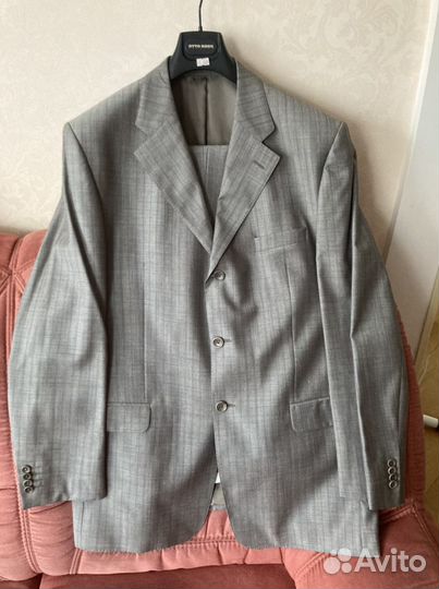 Мужской костюм (примерно 56 размер)