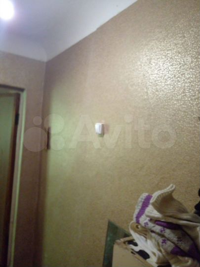 Доля в 2-к. квартире, 43 м², 2/2 эт.