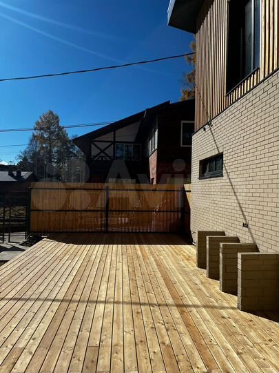 Дом 300 м² на участке 10 сот.