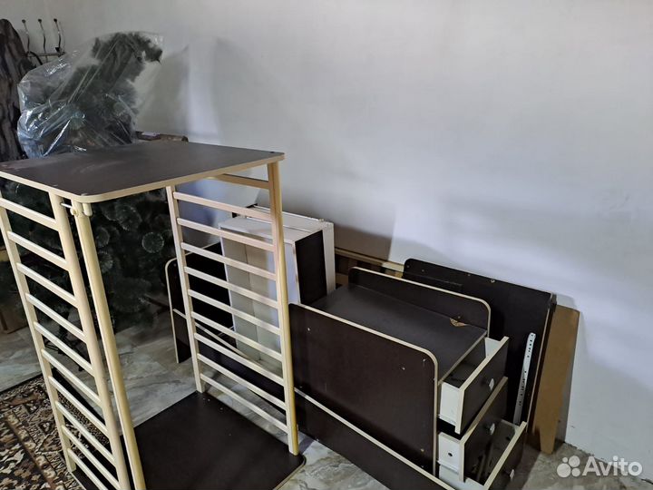 Кроватка с комодом