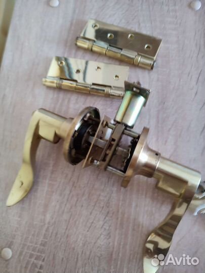 Дверная ручка с замком+петли