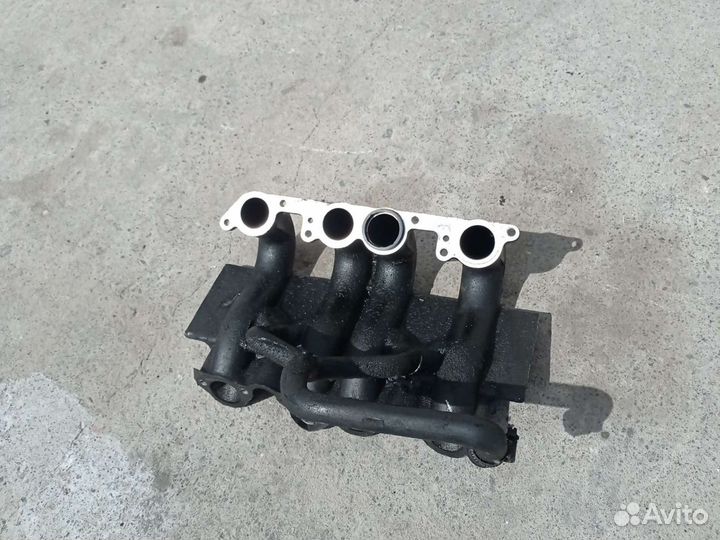 VW Транспортёр Т2, коллектор впускной 033129711