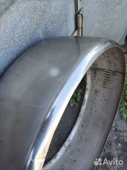 Кожух на запаску и аккумулятор