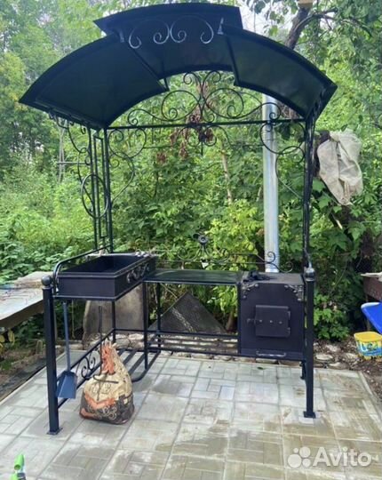 Мангал с крышей