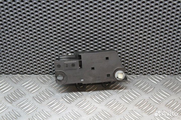 Ручка двери задней внутренняя правая Ford Focus