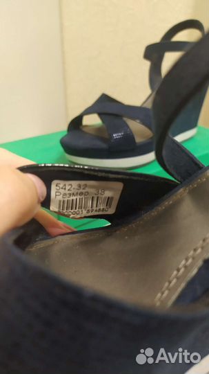 Босоножки женские