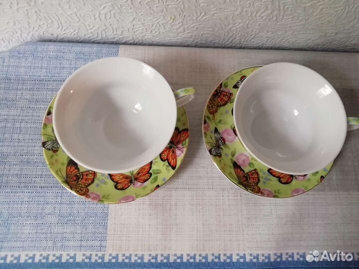 Чайные чашки с блюдцами