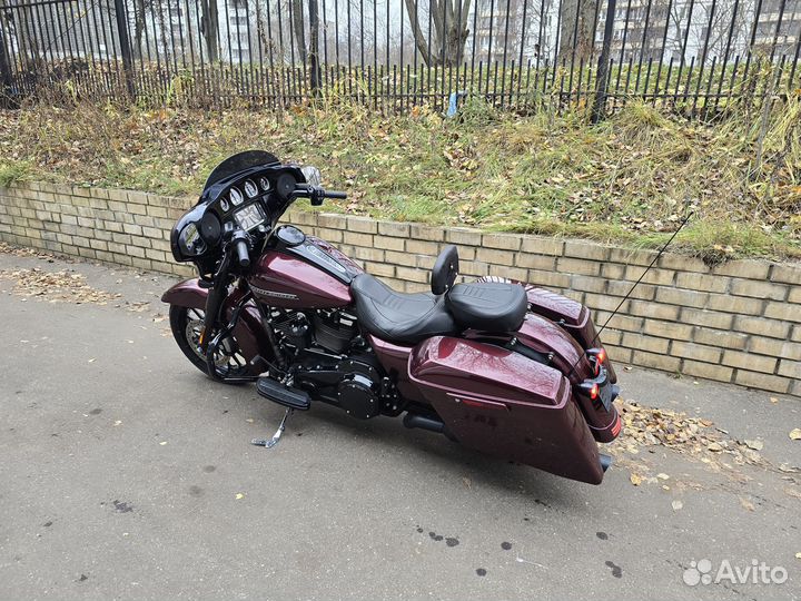 Harley-Davidson Street Glide Special