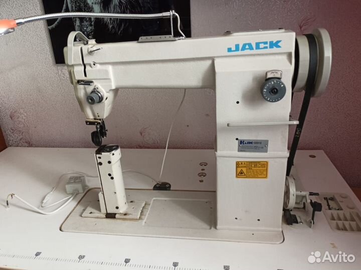 Колонковая швейная машина jack 68910