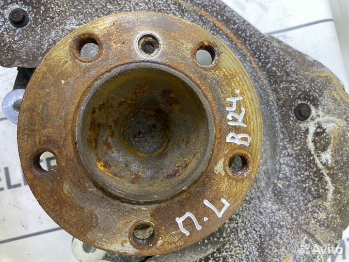 Кулак поворотный передний левый Bmw 5 F10 2012