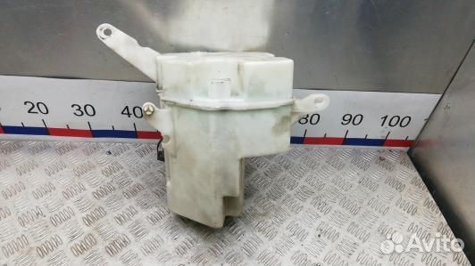 Бачок омывателя volvo V70 3 (YBE18NL01)