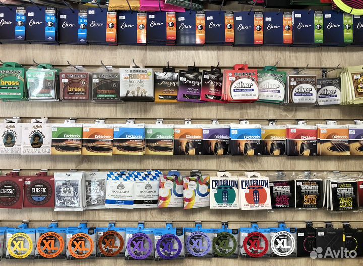 Струны на гитару (на выбор)