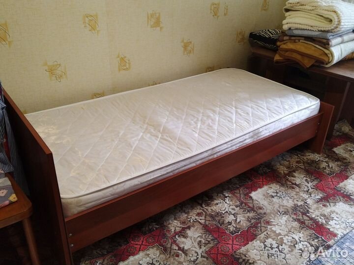 Кровать односпальная с матрасом бу