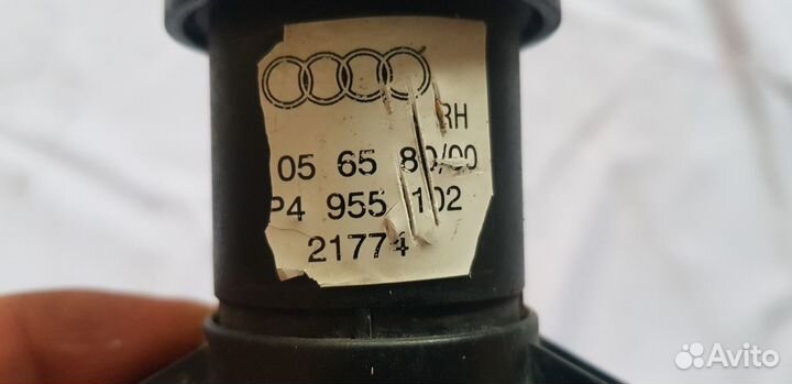 Audi a3 8p Форсунка Омывателя Фар правая