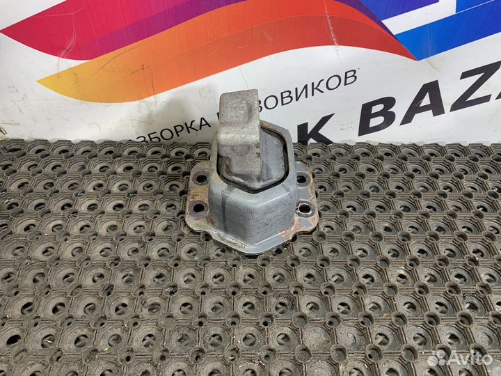 Подушка двигателя задняя
