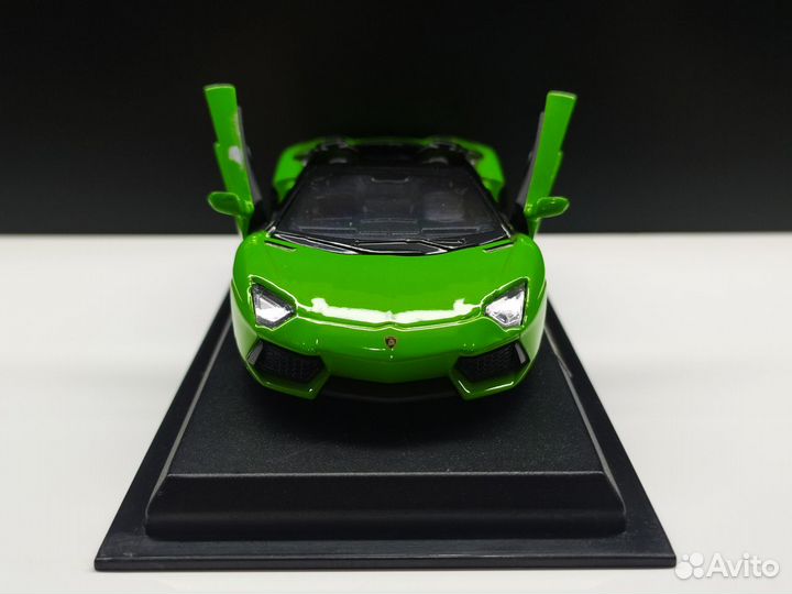 1:43 Lamborghini Aventador LP700-4 Roadster