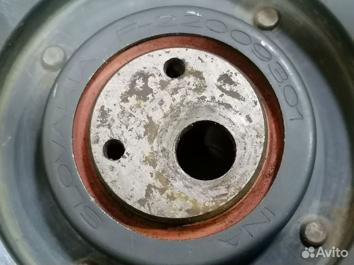 Натяжной ролик ремня грм 1.8 SF VW Golf II 1985г