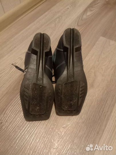 Лыжные ботинки 35р