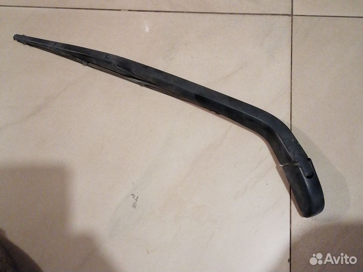 Задний стеклоочиститель Nissan Wingroad