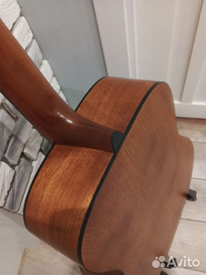 Продается акустическая гитара yamaha fg800m