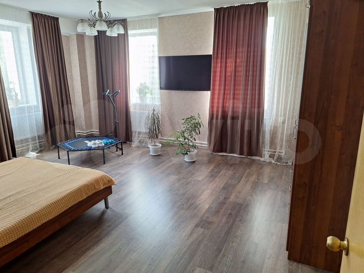 3-к. квартира, 106,3 м², 2/2 эт.