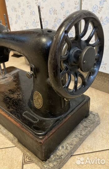 Швейная машина Singer