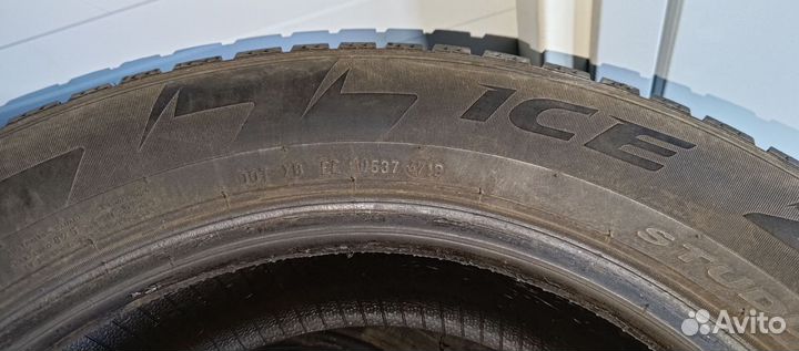 Pirelli Ice Zero 215/65 R17