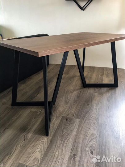 Продам стол кухонный