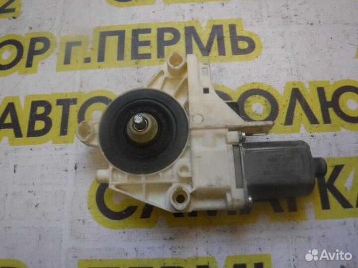 Моторчик стеклоподъемника Renault Fluence 2010