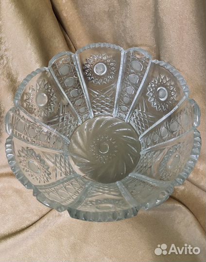 Посуда, хруствльная ваза под фрукты