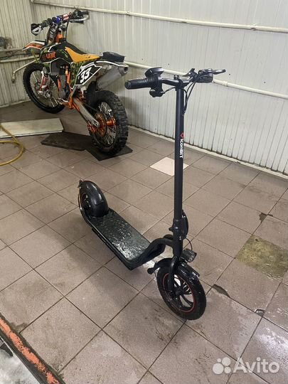 Электрический самокат iconbit