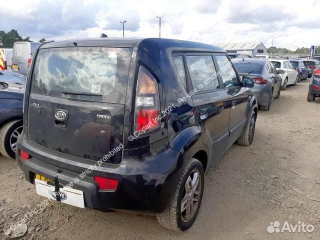 Щеткодержатель 3-5-й двери KIA soul 1 2010