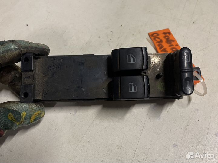 Блок управления стеклоподъемников Skoda Octavia A4