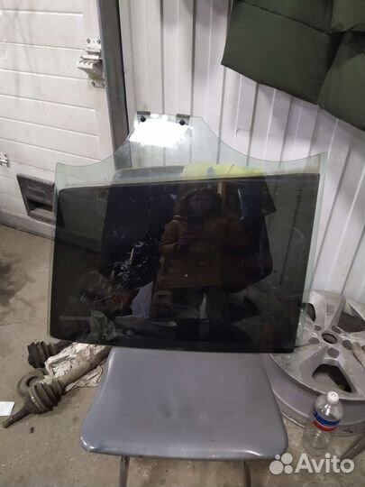 Стекло в дверь заднее левое renault logan 2