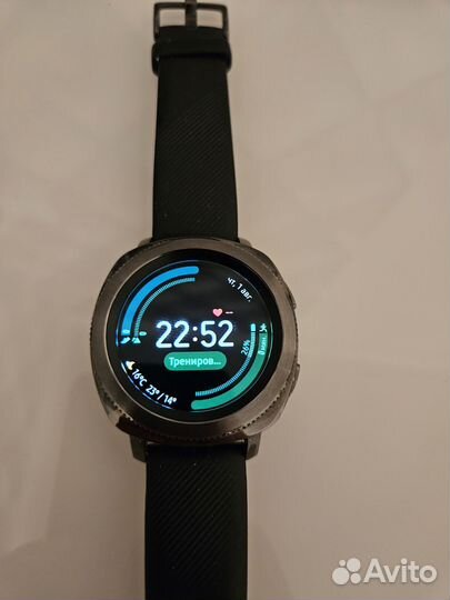 Смарт-часы Samsung Gear Sport