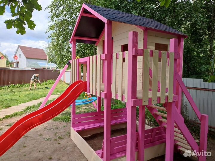 Детский домик на сваях