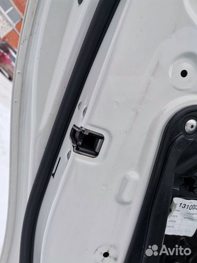 Замок двери задний левый Mercedes-Benz A-класс 2015 W176 270.910