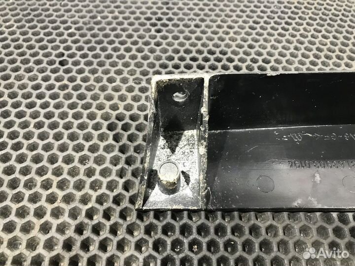 Кронштейн консоли правый Man TGX