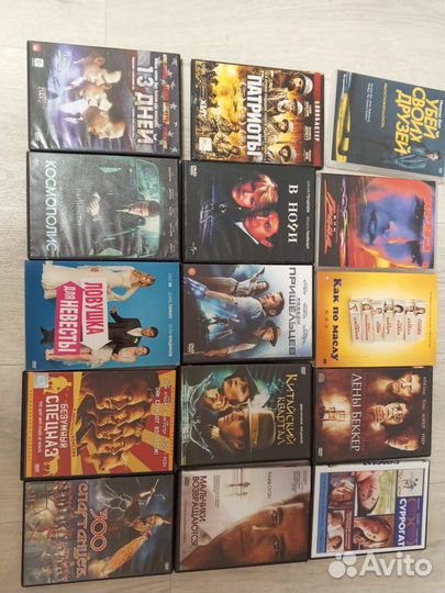 Фильмы DVD по одному на диске