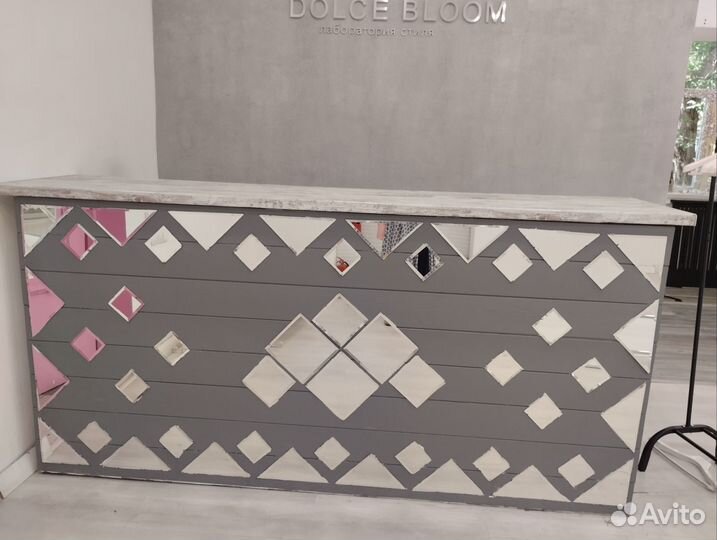 Барная стойка / стойка ресепшн