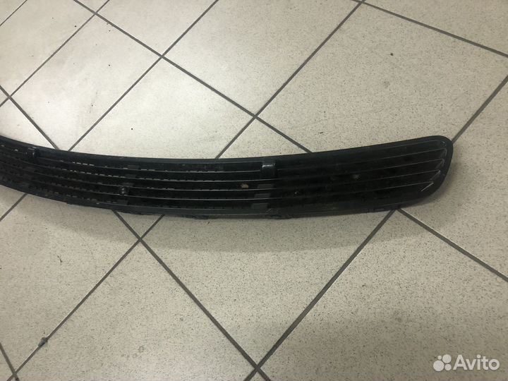 Жабо в капот черное Mercedes Benz W211