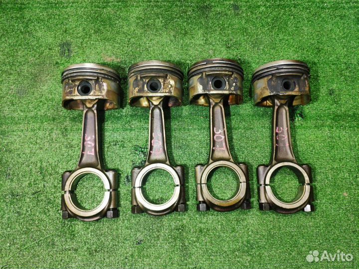 Поршень в сборе с шатуном TU5JP4 Peugeot 307 1.6л