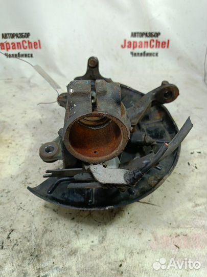 Кулак поворотный передний левый Volkswagen Golf